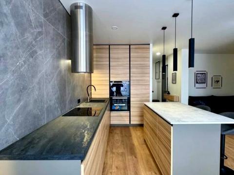 квартира за адресою Космічна вул., 5