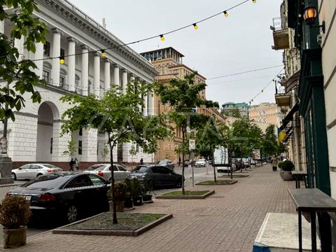 комерційна за адресою Архітектора Городецького вул., 4