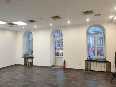 комерційна за адресою Костянтинівська вул., 21