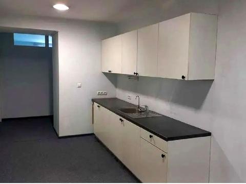 комерційна за адресою Музейний пров., 4