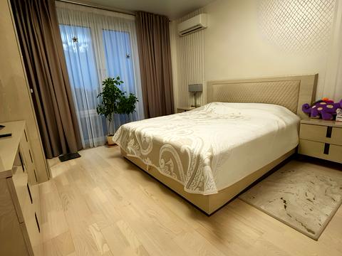 квартира по адресу Академика Глушкова просп., 9-Д