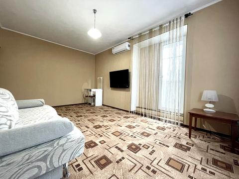 квартира за адресою Валентинівська вул. (Блюхера), 24а