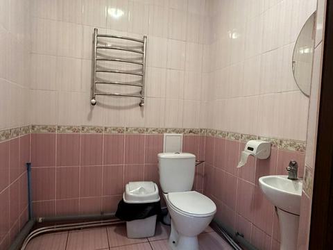 комерційна за адресою Тролейбусна вул., 15