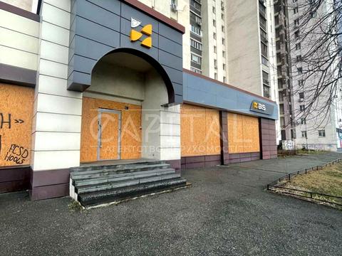 комерційна за адресою Дніпровська набережна вул., 13