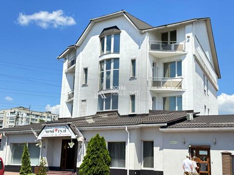комерційна за адресою Володимирська вул., 57А