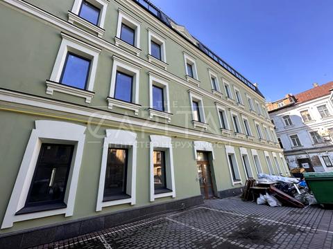 комерційна за адресою Жилянська вул., 14б