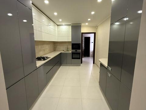 квартира за адресою Левка Лук'яненка вул. (Василя Жуковського), 16, 18, 20, 24