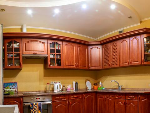 квартира за адресою Анни Ахматової вул., 35-А
