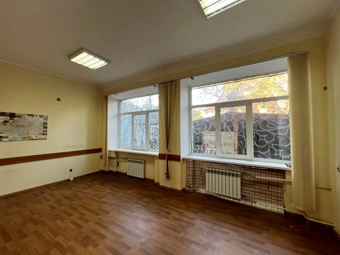 комерційна за адресою Визволення, 2