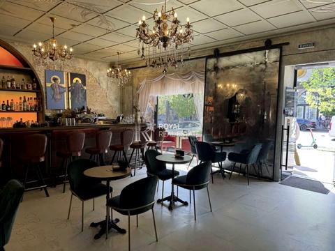 комерційна за адресою Велика Васильківська вул. (Червоноармійська), 32-А