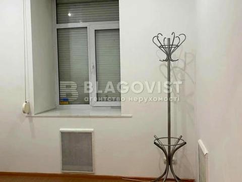 комерційна за адресою Чеховський пров., 9