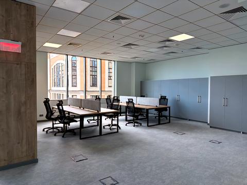 комерційна за адресою Князів Острозьких вул. (Московська), 32/2