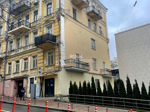 комерційна за адресою Костельна вул., 4