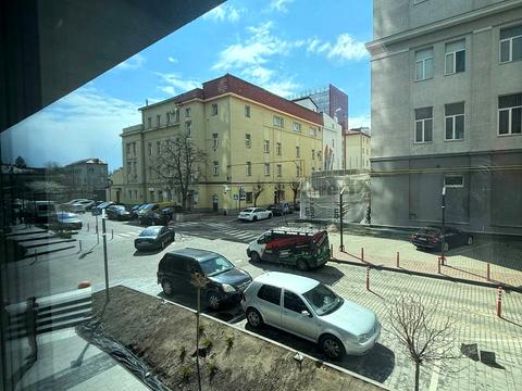 комерційна за адресою Героїв УПА вул., 73б