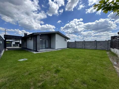 будинок за адресою Вишнева вул.