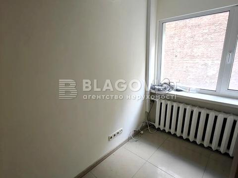 комерційна за адресою Володимирська вул., 51/53