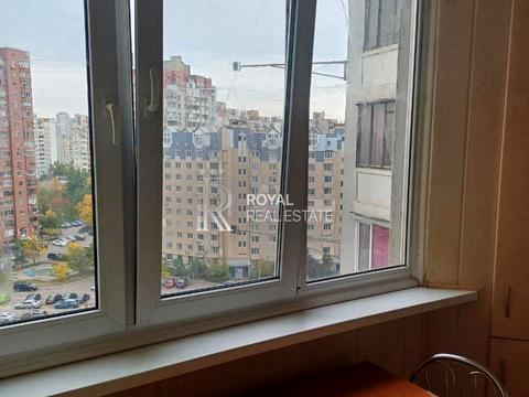 квартира за адресою Анни Ахматової вул., 6