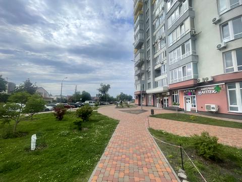 комерційна за адресою Каховська вул., 56