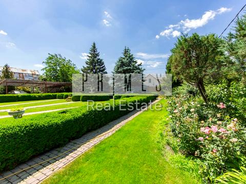 будинок за адресою Молодіжна вул. (леніна)