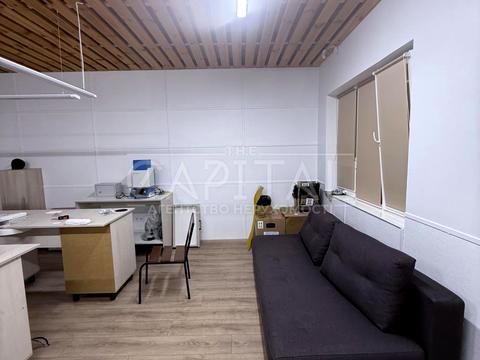 комерційна за адресою Гната Юри вул., 7