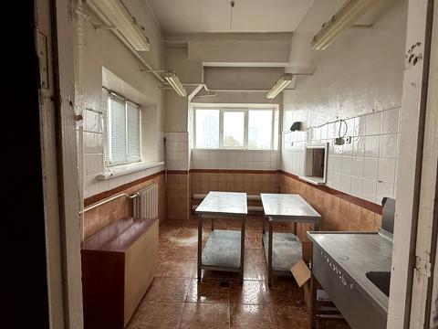 комерційна за адресою Вокзальна пл., 3