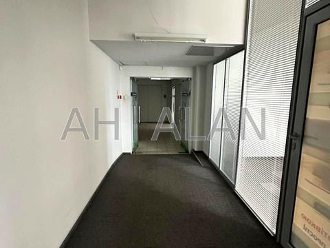 комерційна за адресою Автозаводська вул., 54