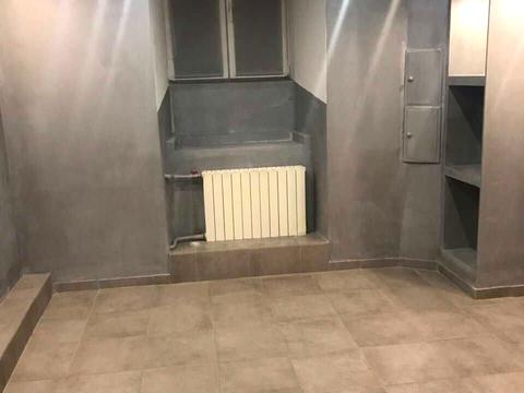 комерційна за адресою Десятинна вул., 7