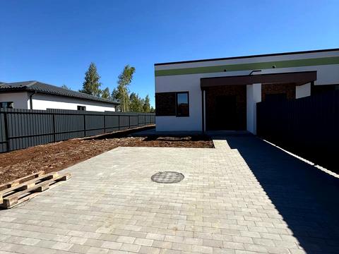 будинок за адресою Успішна, 23