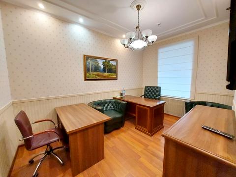 комерційна за адресою Шовковична вул., 11/1