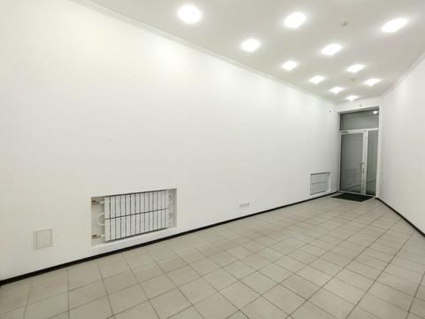 комерційна за адресою Алчевських вул. (Артема), 3