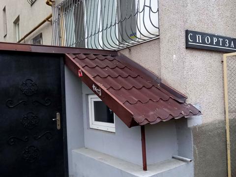 комерційна за адресою Паркова вул., 77