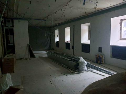 комерційна за адресою Шовковична вул., 10