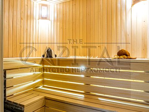 будинок за адресою Вишнева вул., 1