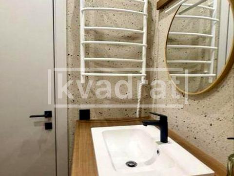 будинок за адресою Квітнева вул.