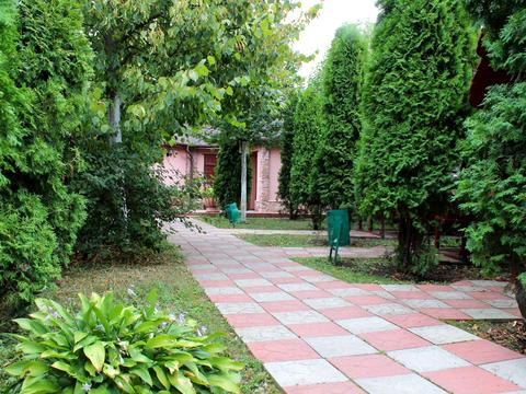 коммерческая по адресу Центральная, 1