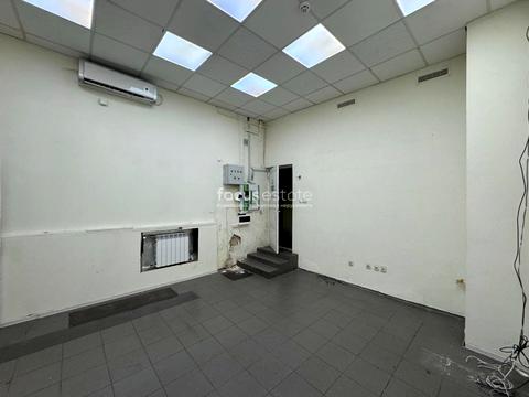 комерційна за адресою Саксаганського вул., 106