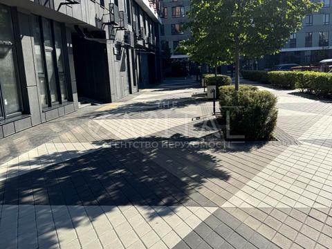 комерційна за адресою Тадея Рильського бульв., 3