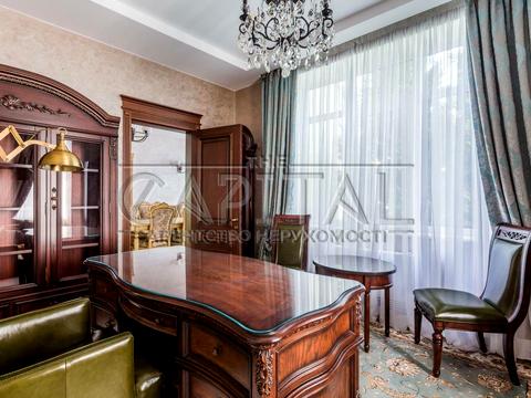 будинок за адресою світанкова, 10