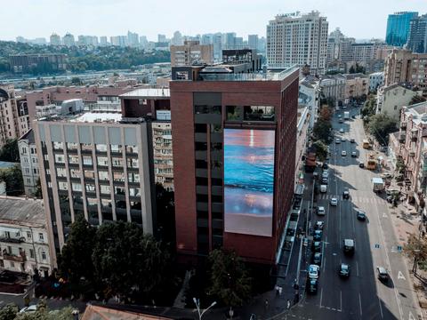 комерційна за адресою Саксаганського вул., 53/80