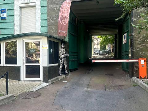 комерційна за адресою Богдана Хмельницького вул., 57