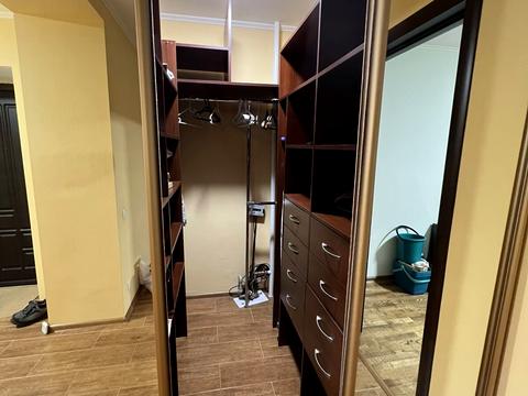 квартира за адресою Світла, 3