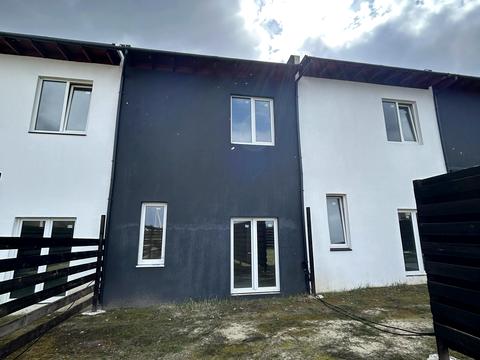 будинок за адресою вул. Весняна