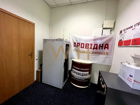 комерційна за адресою Ревуцького вул., 44-А