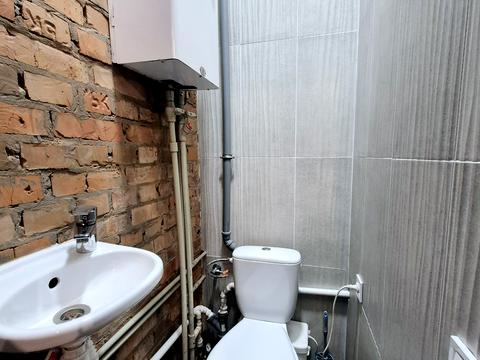 комерційна за адресою Центральна вул., 15