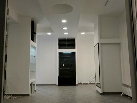 комерційна за адресою Незалежності вул., 32 а