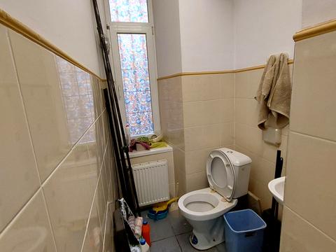 коммерческая по адресу Шептицких ул., 18