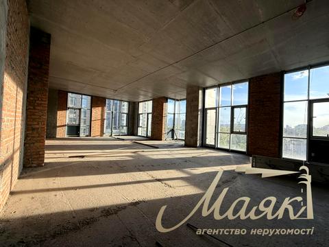 комерційна за адресою Андрія Верхогляда вул. (Михайла Драгомирова), 1-20