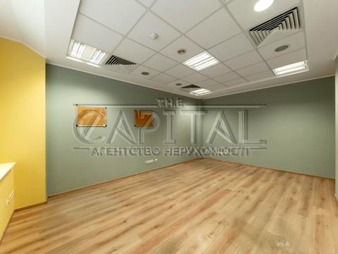 комерційна за адресою Дмитрівська вул., 94