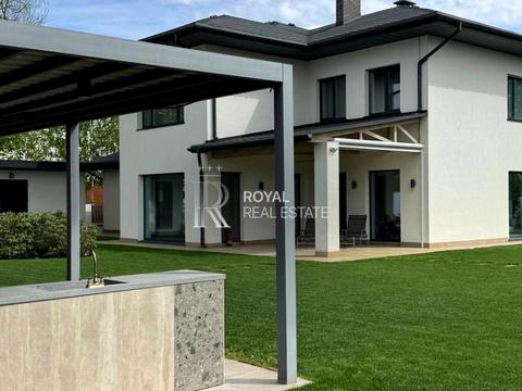 будинок за адресою приватна, 1