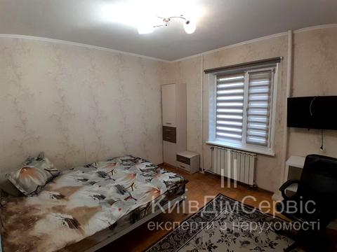 квартира за адресою Академіка Єфремова вул. (Командарма Уборевича), 9